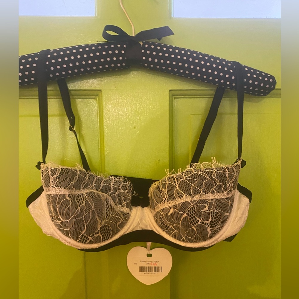 Mimi Holliday Piece De Resistance
Padded Bra White - Picture 6 of 10